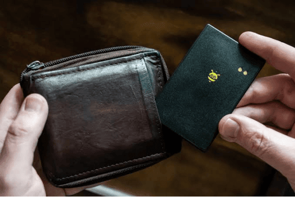 Bluetooth Wallet Trackers Vs. GPS Trackers- Know The Difference