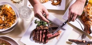 Difference Between Steak Knives and Dinner Knives